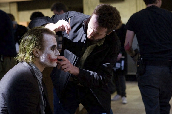 heath-ledger-joker-on-set