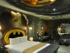batman-themed-hotel-room